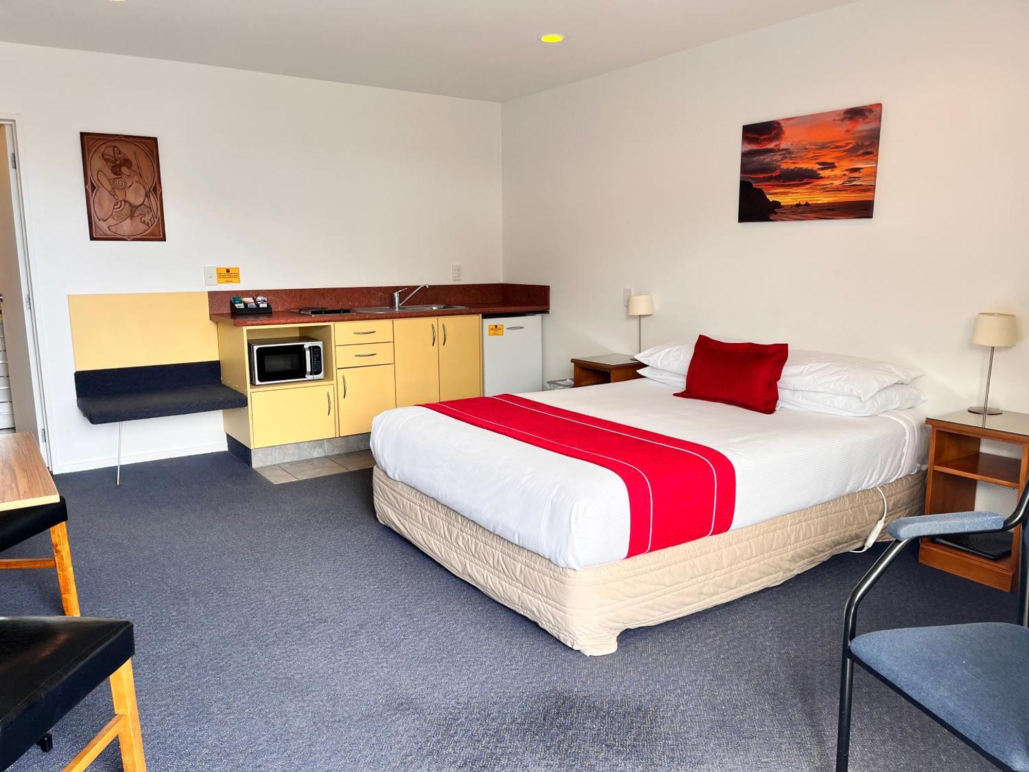 Sundowner Motel 3*
